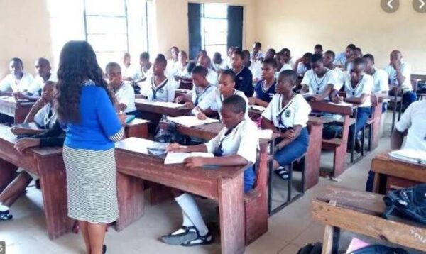 LAGOS STUDENTS IN PUBLIC SCHOOL PHOTO CREDIT VANGUARD NEWS